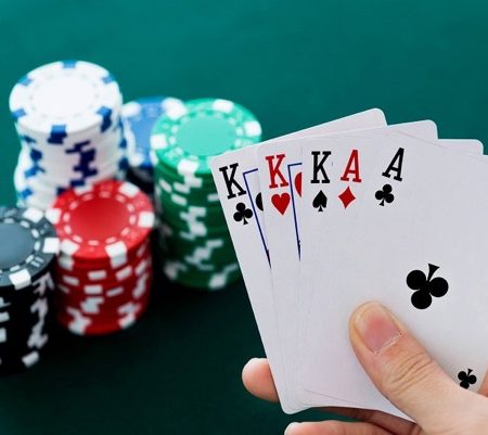 Poker Là Gì? Hướng Dẫn Cách Chơi Đơn Giản Và Cơ Bản Cho Người Mới